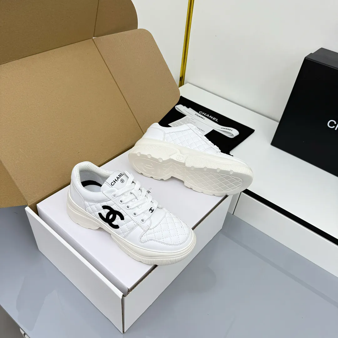 👟👟Ex-factory price 620👟👟 Chanel bread shoes ~ original calfskin panda shoes Chanel 25C latest hot style panda black and white sports shoes casual sneakers Xiaoxiang hot item classic black and white panda color coco girls must pay Fabric: original custom mixed sheepskin lining: original imported breathable mesh lining outsole: Original molded rubber + TPU combination Size: Women's 35-41